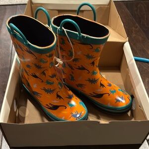Toddler Dino rain boots never worn (size 9/10) from Aldi